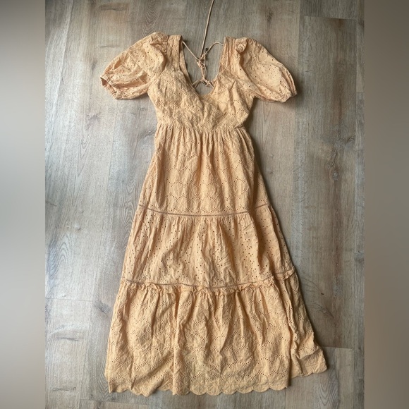 Free People Harni Eyelet Puff Sleeve Midi Dress in Peachy yellow Boho Open Back - Picture 3 of 7
